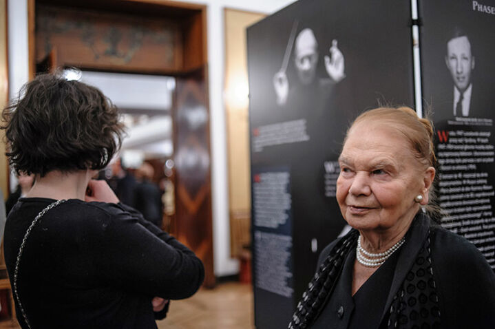 Julia Hartwig - Wystawa Witold Lutosławski 1913-1994