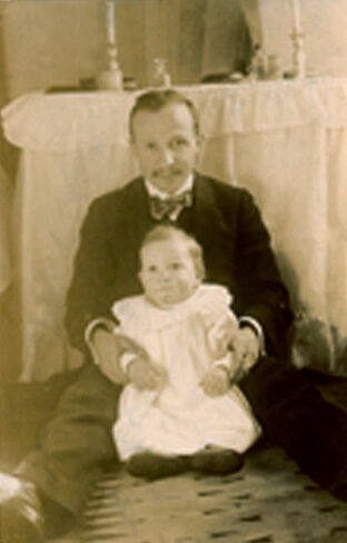 Little Witold with his dad, 1913 - Drozdowo
