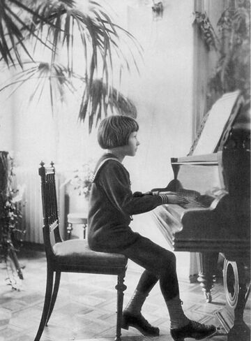 At the piano at his grandfather's house - Drozdowo