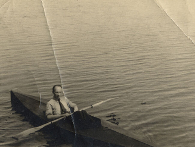 Witold Lutosławski in a kayak - Z prywatnego albumu